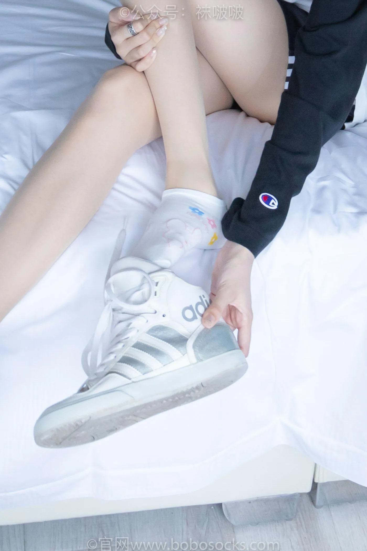 [BoBoSocks袜啵啵]NO.015 稚予-阿迪板鞋、白色短棉袜、肉丝 [135P]插图1